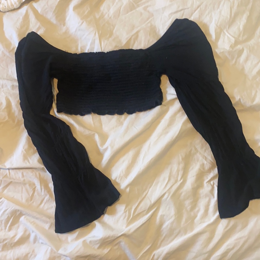 Cropped black top
